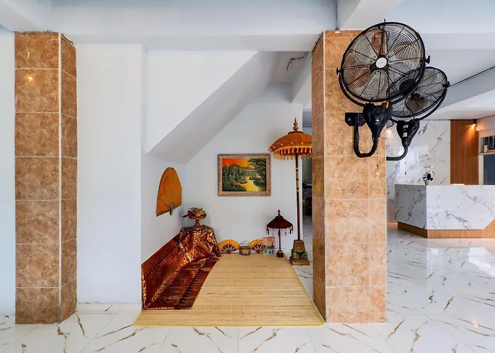 Hotel Townhouse Oak Near Formerly Sayang Maha Merta