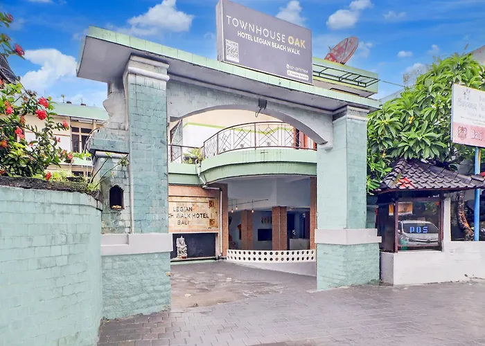 Hotel Townhouse Oak Near Formerly Sayang Maha Merta 3*